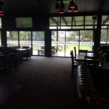 Winton'S Top Pub And Garden Bar Exterior foto